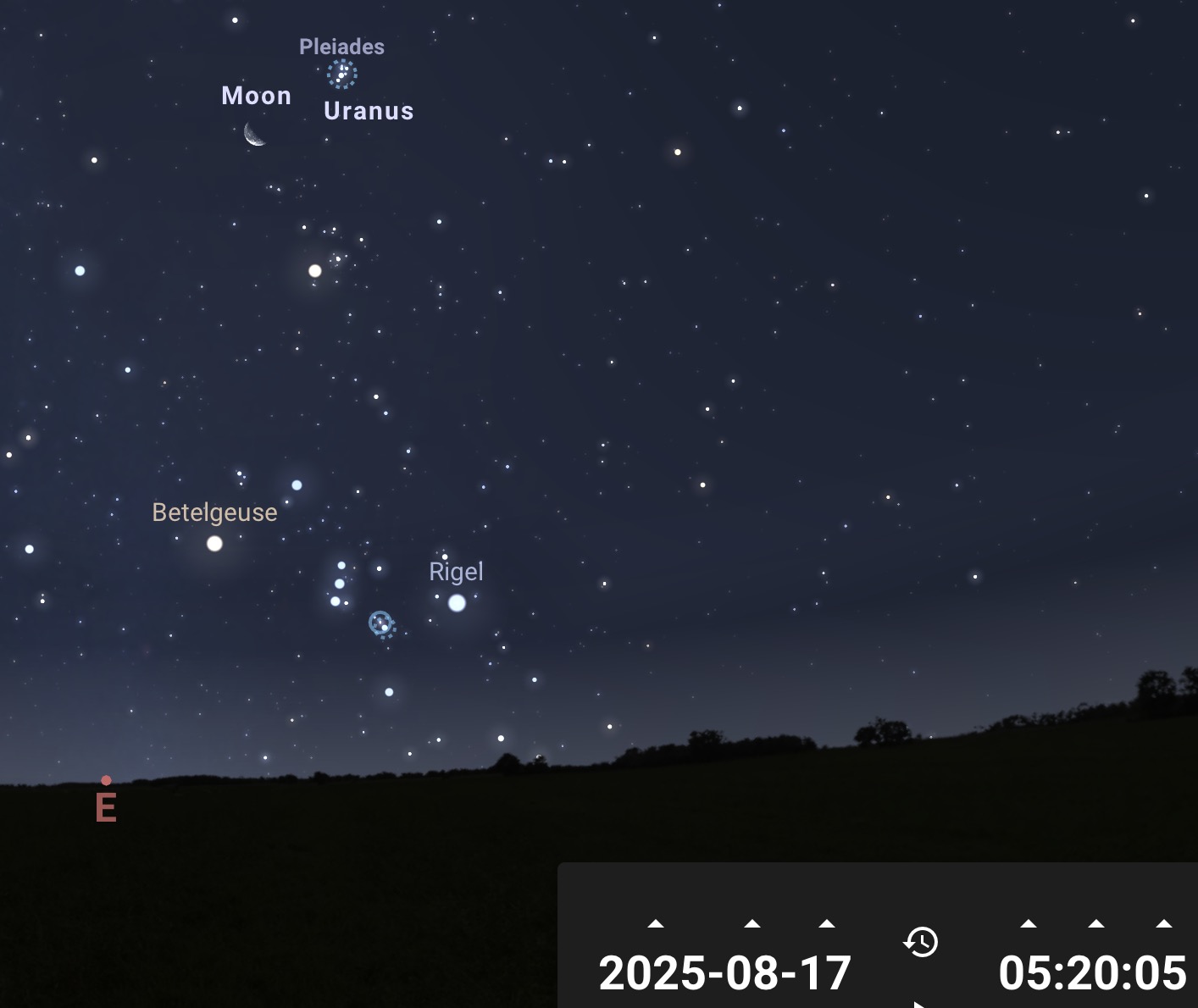 Avec 39% d'illumination, la Lune sera à 9° de distance apparente des Pléiades le 17/08 à 5h20.