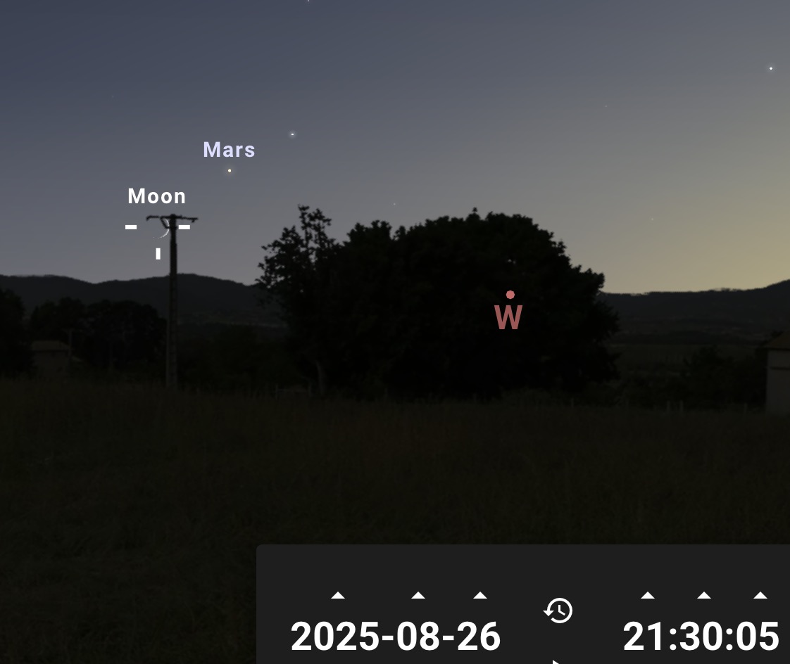 Le 26 au crépuscule, tentez de repérer une dernière fois Mars aux jumelles au ras d'un horizon ouest-sud-ouest dégagé.